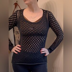 Rock & Republic Black w/Gold metallic high/low knit fishnet top
